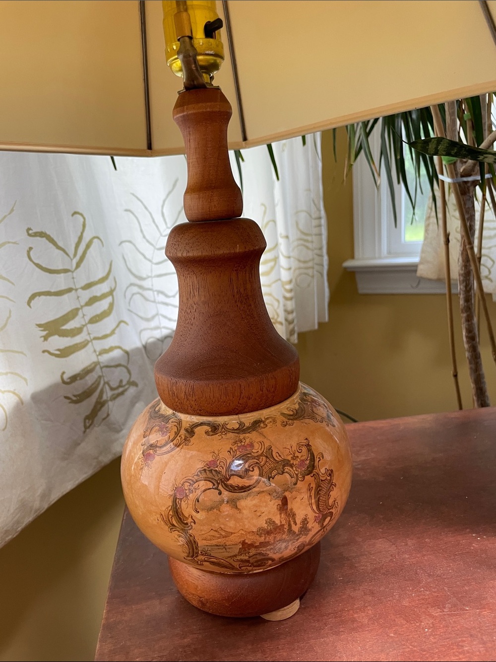 Vtg Satsuma style lamp Early 20th century - Mid-Century. Wood & porcelain.